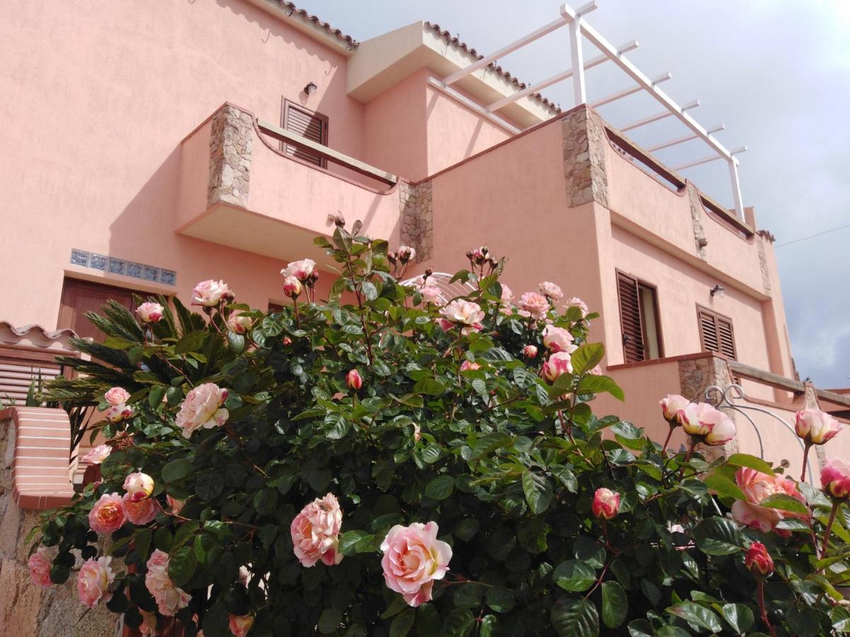 לינה וארוחת בוקר לה מדלנה The Roses Garden מראה חיצוני תמונה